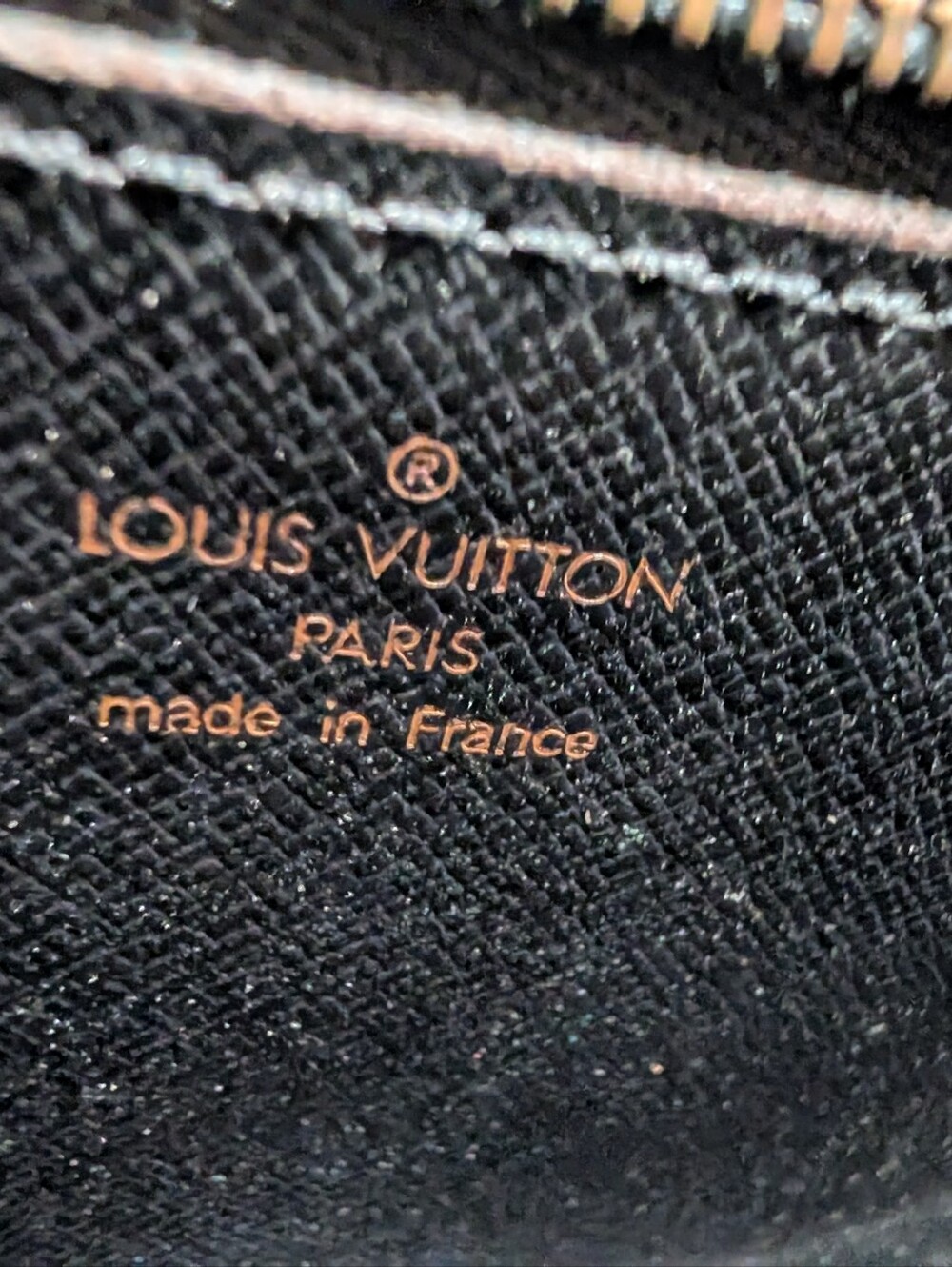 Authentic Louis Vuitton Black Epi Leather Dragone Clutch/W Wrist Strap - Picture 7 of 10